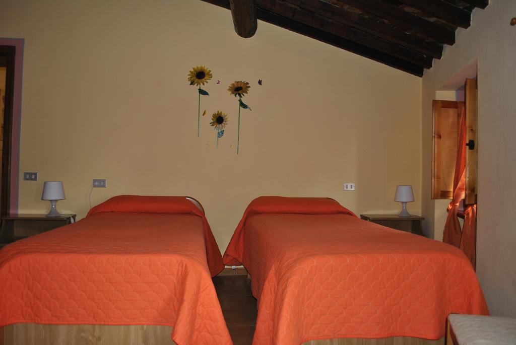 Il Gatto E La Volpe Gambassi Terme Room photo